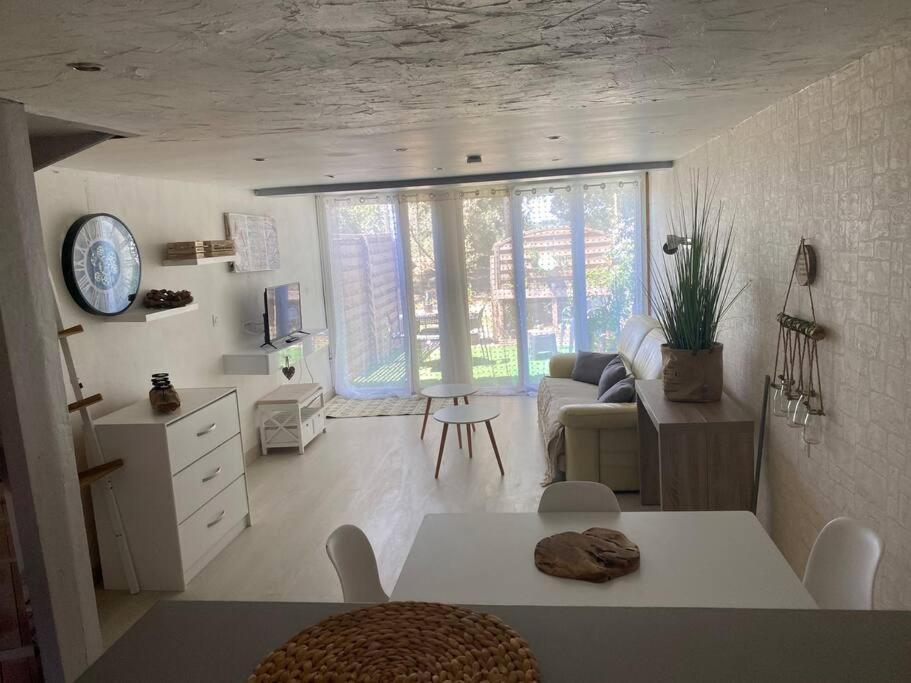 Un Duplex Pour 4 Personne Residence De Vacances Arles Ngoại thất bức ảnh